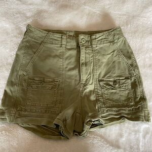 Women’s American Eagle Green Shorts Size 4
